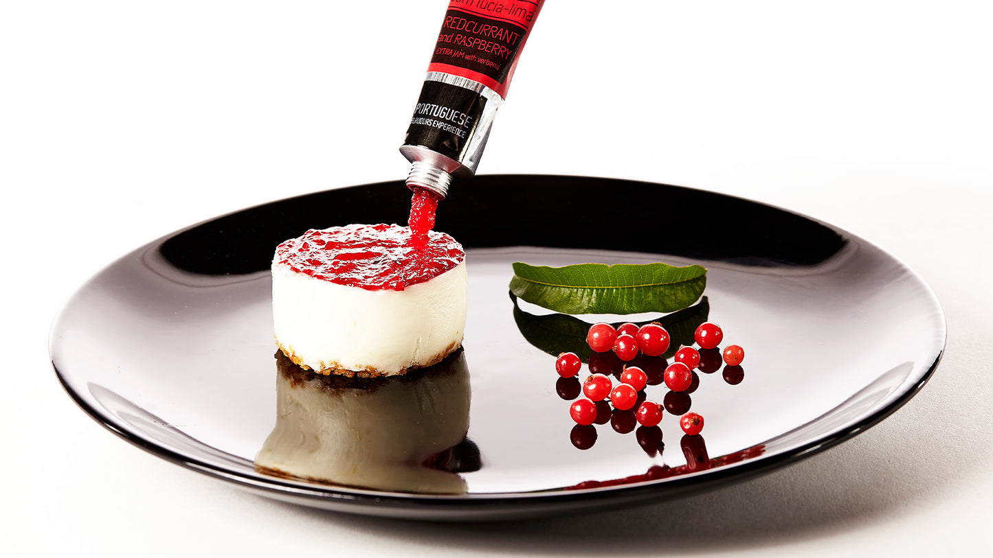 Cheesecake com Cobertura de Doce de Groselha e Framboesa com Lúcia-Lima