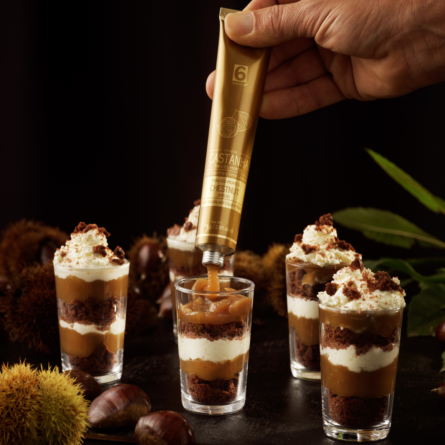 Cabaz de Aniversário | Presente Gourmet, tiramisu de creme de castanha de tras-os-montes com vinho licoroso, meia.dúzia® Sabores de Portugal, prendas de aniversário gourmet
