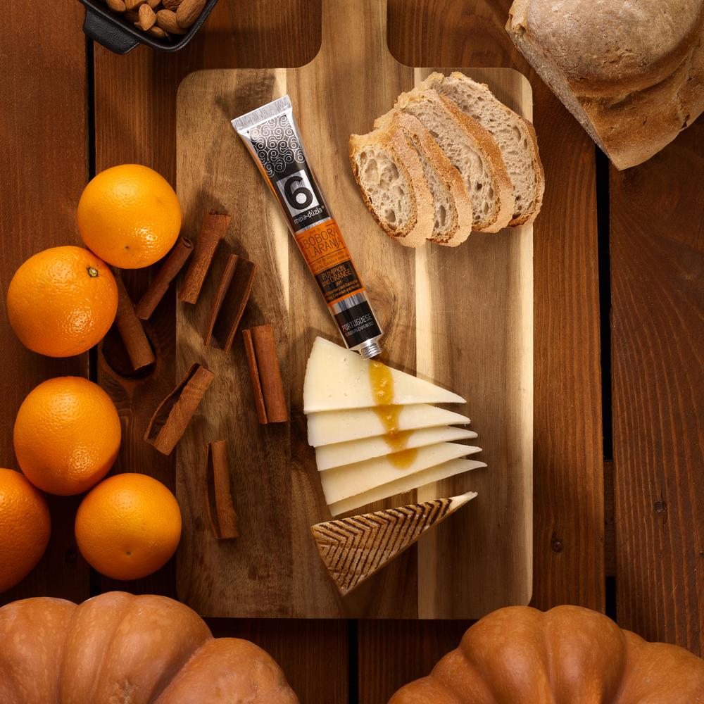 
                  
                    Doce de Abóbora, Laranja, Mel de Rosmaninho, Eucalipto, Canela e Amêndoas
                  
                