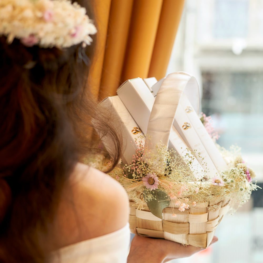 
                  
                    Azeite em Caixa Aliança - Lembrança de Casamento Personalizada
                  
                