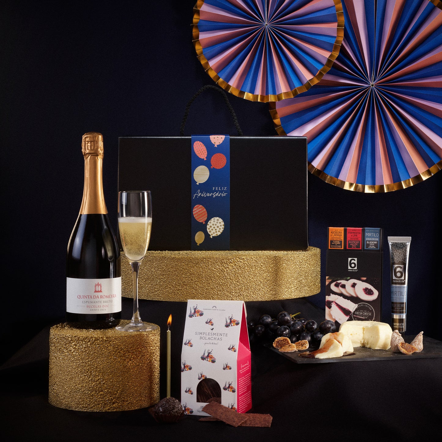 Cabaz Feliz Aniversário | Experiência Gourmet com Espumante. Sabores de Portugal num presente de aniversário gourmet que todos amam receber. meia.dúzia® Sabores de Portugal, prendas de aniversário gourmet