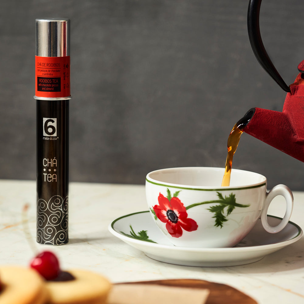 
                  
                    Rooibos com Pedaços de Chocolate, Amêndoa e Hortelã Pimenta
                  
                