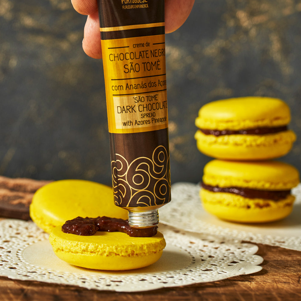 
                  
                    Chocolate Negro São Tomé com Ananás dos Açores - Azulejos Portugueses - Lembrança de Portugal
                  
                