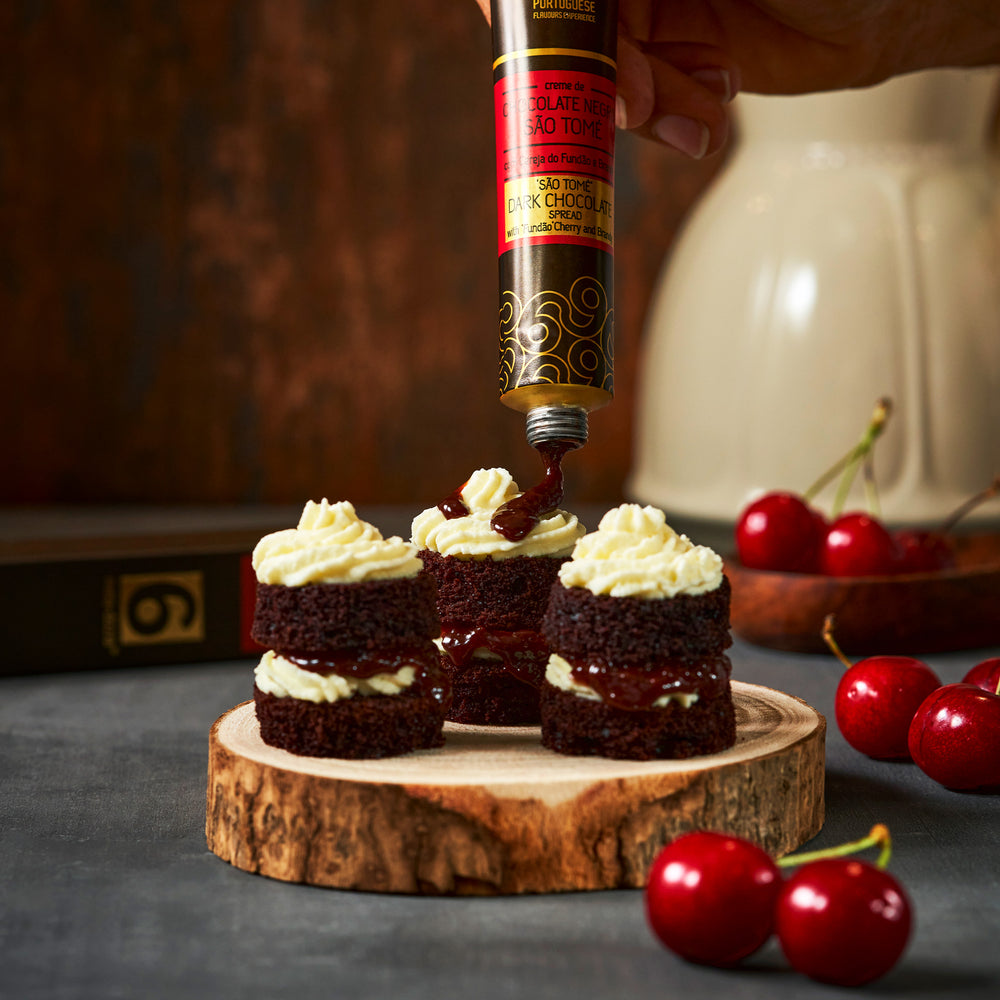 
                  
                    Chocolate Negro com Cereja e Brandy - Elétrico & Sé - Lembrança de Lisboa
                  
                