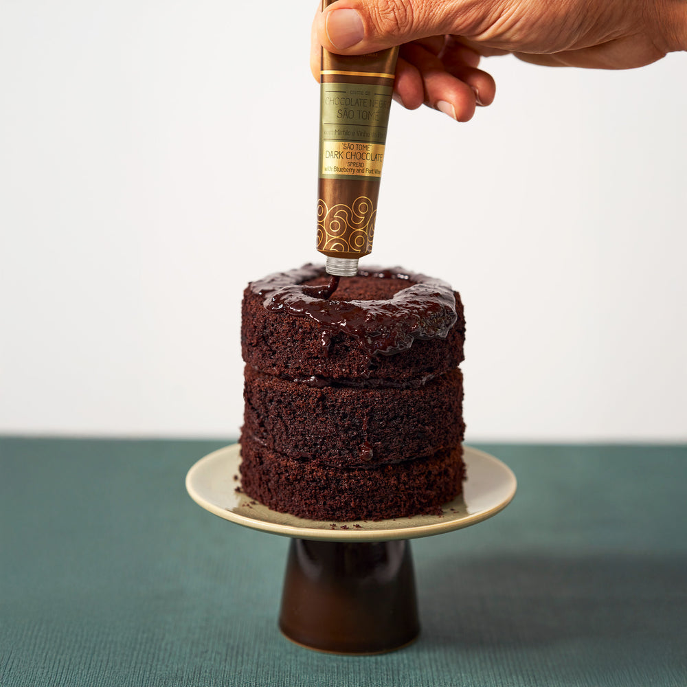 
                  
                    Chocolate Negro São Tomé com Mirtilo e Vinho Licoroso - Lembrança de Natal
                  
                