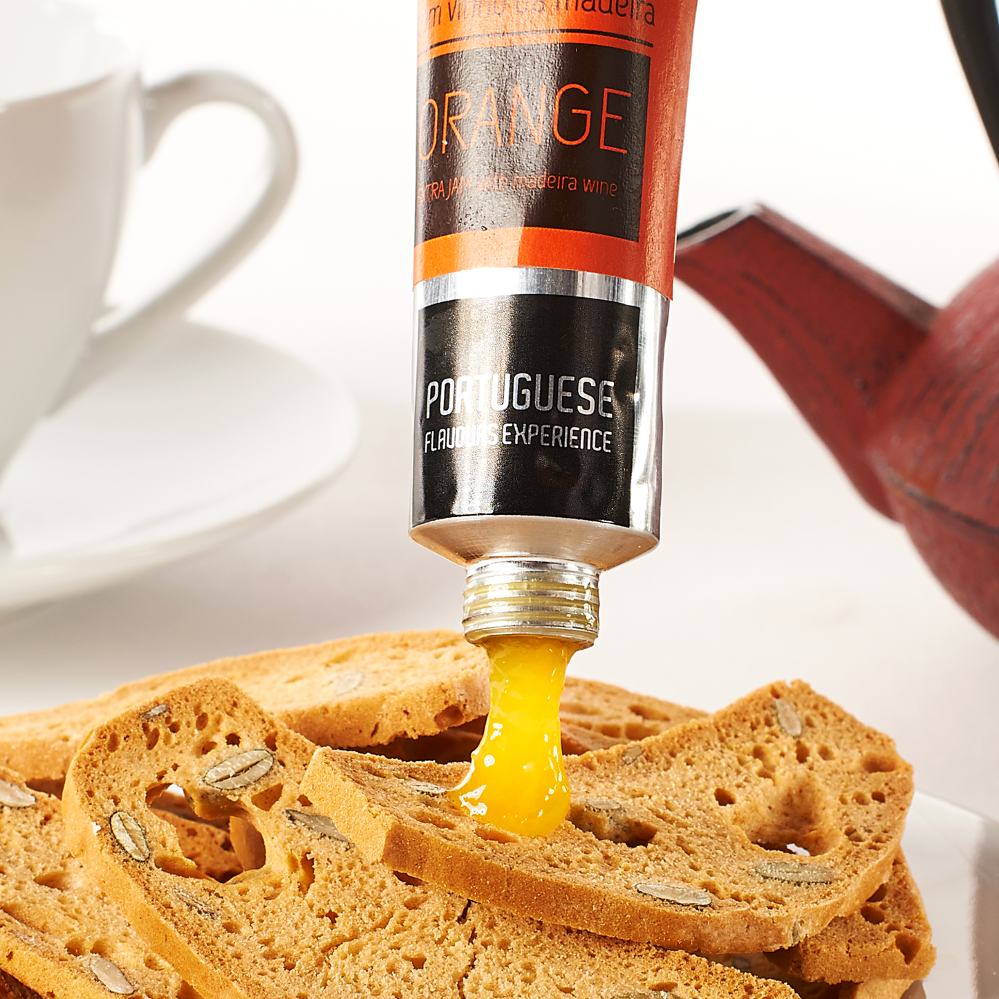 tostas de sementes com doce de laranja do algarve com vinho da madeira meia.dúzia®