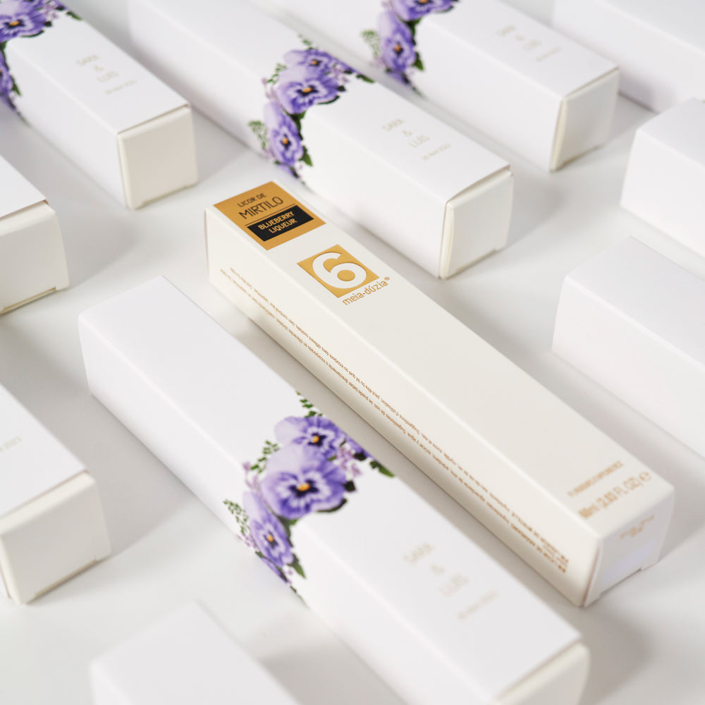 
                  
                    Licor em Caixa Amor Perfeito - Lembrança de Casamento Personalizada
                  
                