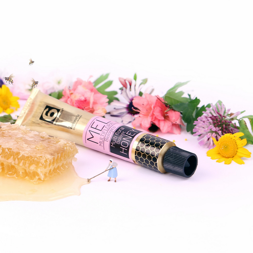 
                  
                    Valentine's Day | Sweet Love Box: Honey + Aromatic Tea + Crackers
                  
                