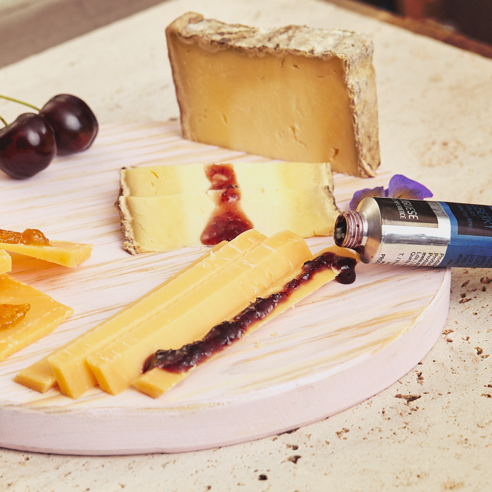 
                  
                    Tábua de queijos com Doce de Mirtilo com Baunilha e Vinho do Porto meia.dúzia®
                  
                