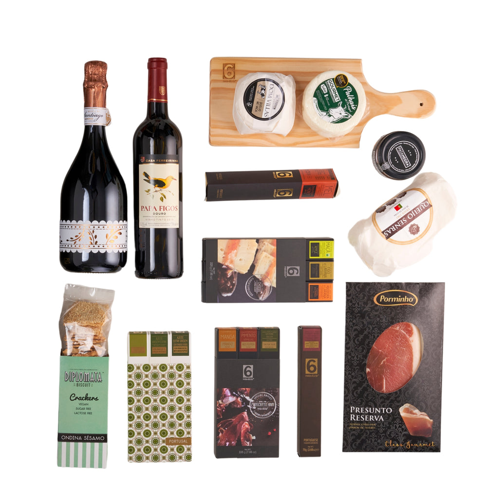 Cabaz Gourmet n.2 - Sabores de Portugal Luxury meia.dúzia®. Cabaz gourmet com experiência Gastronómica com os melhores sabores de Portugal. Uma seleção de produtos 100% portugueses, produtos artesanais e de qualidade superior, premiados internacionalmente e fazem parte deste Cabaz de gourmet Luxury. Ideal para amantes de Gastronomia, esta é uma oferta gastronómica de sabores de ideais para harmonizar com melhores queijos curados portugueses, tostas e acompanhar com os melhores vinhos portugueses.