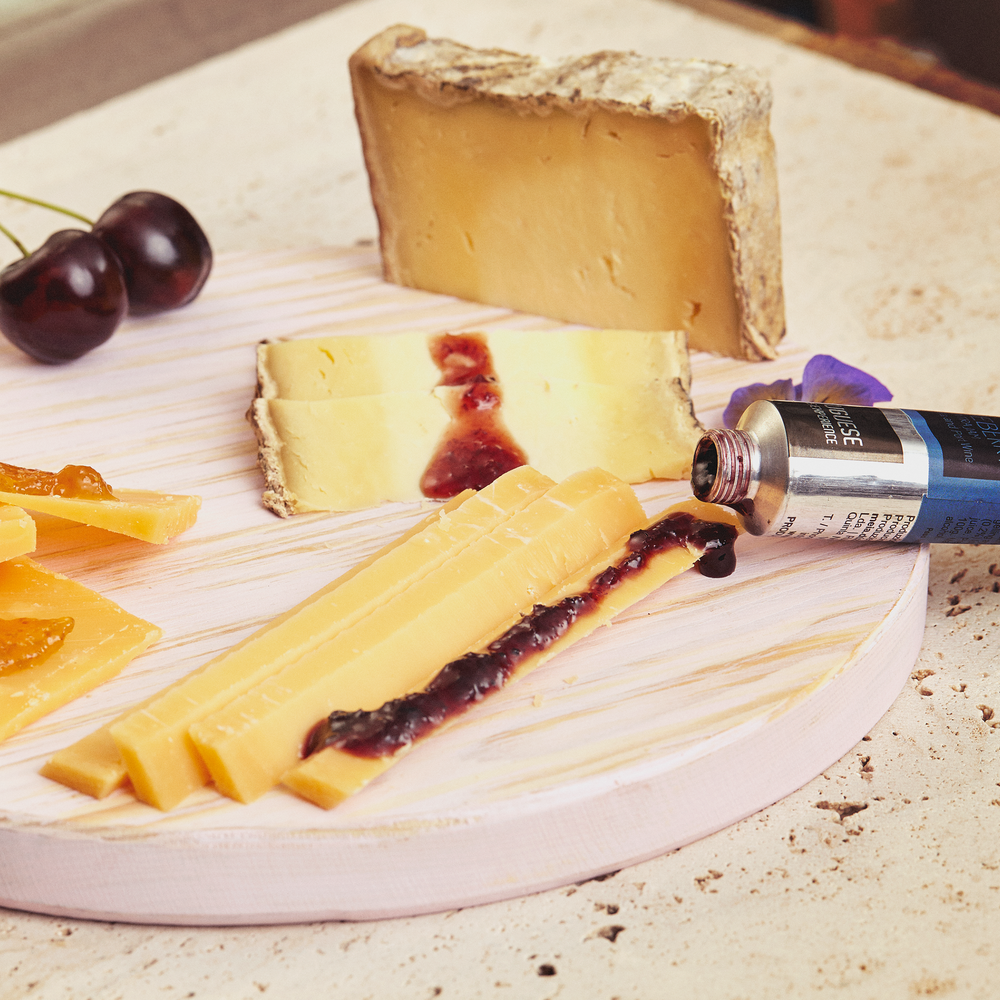 
                  
                    Tábua de queijos com compota artesanal de mirtilo com baunilha e vinho do Porto meia.dúzia
                  
                