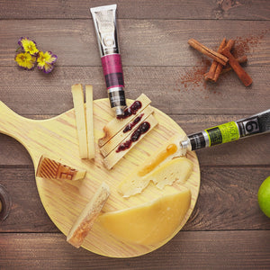 
                  
                    Tábua de queijos com compota artesanal de maçã Bravo de Esmolfe com canela e compota artesanal de amora com avelã e noz-moscada meia.dúzia
                  
                