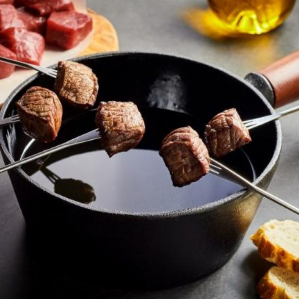 
                  
                    Fondue de carnes com creme de chocolate negro são tomé com frutas portuguesas meia.d´zuai - sabores de Portugal
                  
                