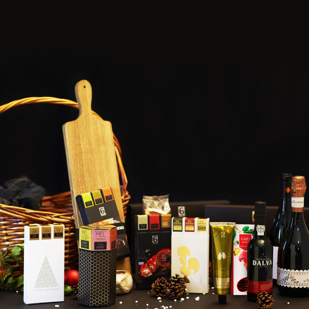 
                  
                    Christmas Basket no.2 - Flavors of Portugal – Luxury
                  
                