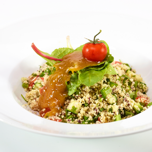 
                  
                    Salada de Couscous com Chutney de Manga, receita doChef Álvaro Costa
                  
                