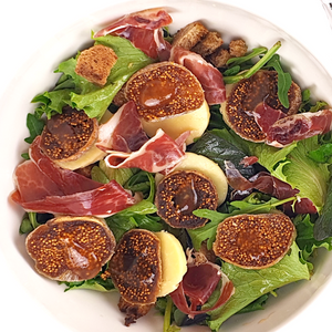 
                  
                    salada com queijo e presunto e doce de pera dia do pai
                  
                