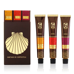 
                  
                    PACK 3 Cremes de Chocolate - Edição Santiago Compostela, inclui: creme de chocolate negro São Tomé com laranja do Algarve creme de chocolate negro com São Tomé com cereja do Fundão e Brandy, creme de chocolate negro São Tomé com aroma, avelã e noz-moscada - cremes de chocolate com frutas portuguesas em bisnaga by meia.dúzia - sabores de Portugal
                  
                